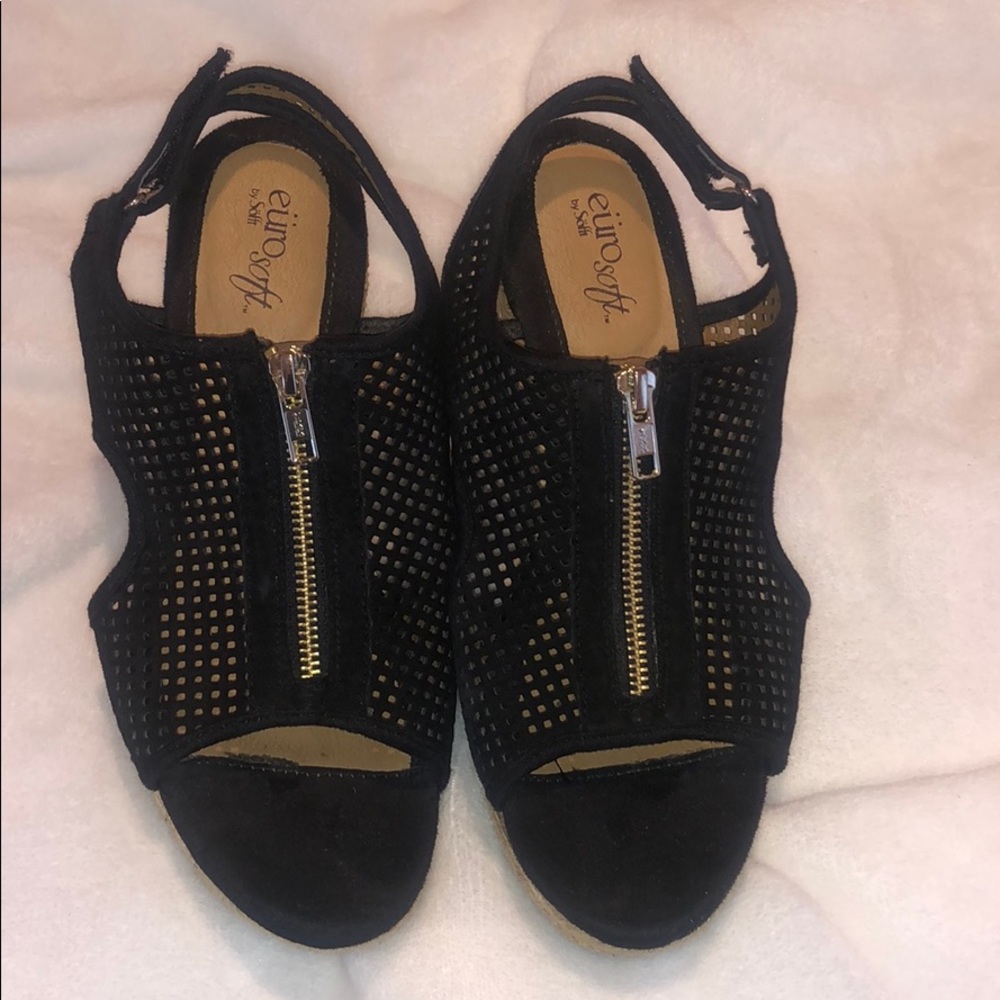 Euro soft by SOFFT black zipper wedges